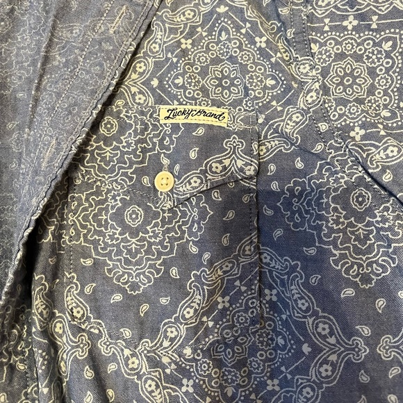 lucky brand button down!! Size M - Picture 2 of 3